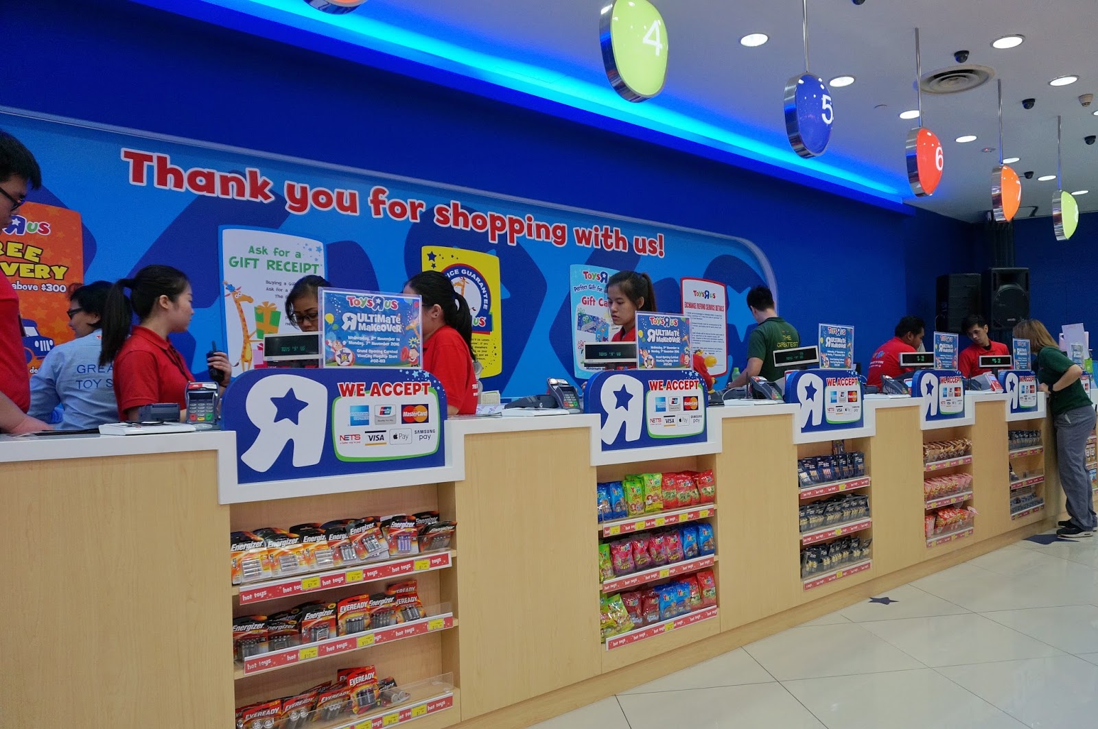 Toys"R"Us Vivocity Flagship Store Revamp!