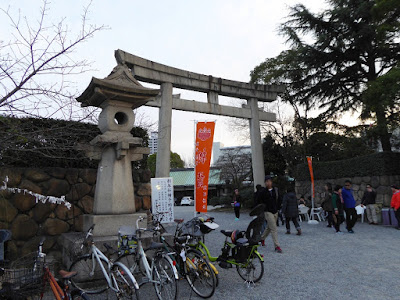 豊國神社　大阪城桜門の前にある鳥居