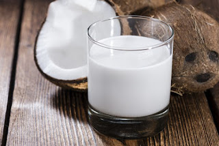 santan kelapa untuk rambut