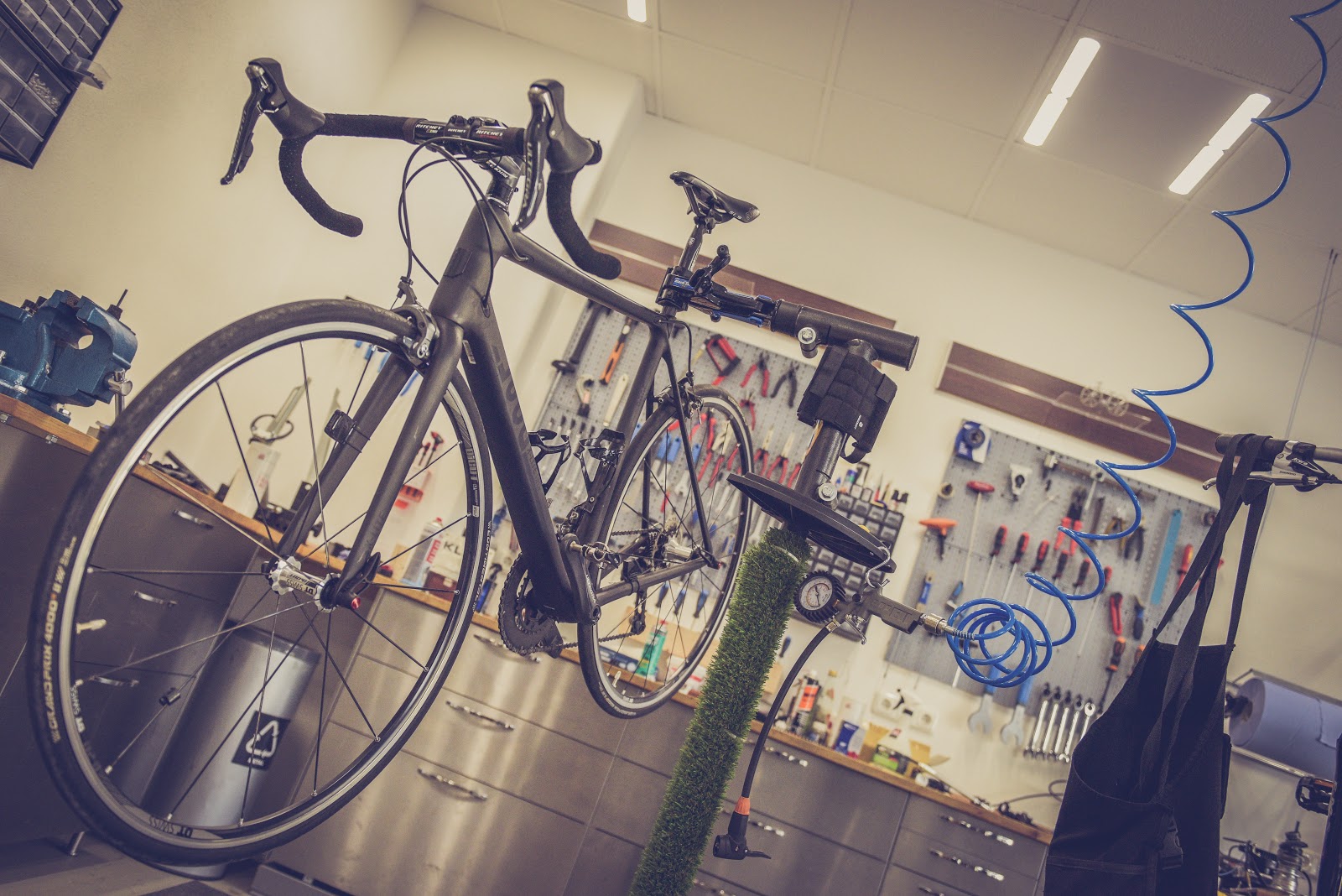 SCHADE CARBON FRAME? Carbon herstellingen