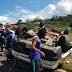 Van capota e deixa feridos em trecho da BR-324