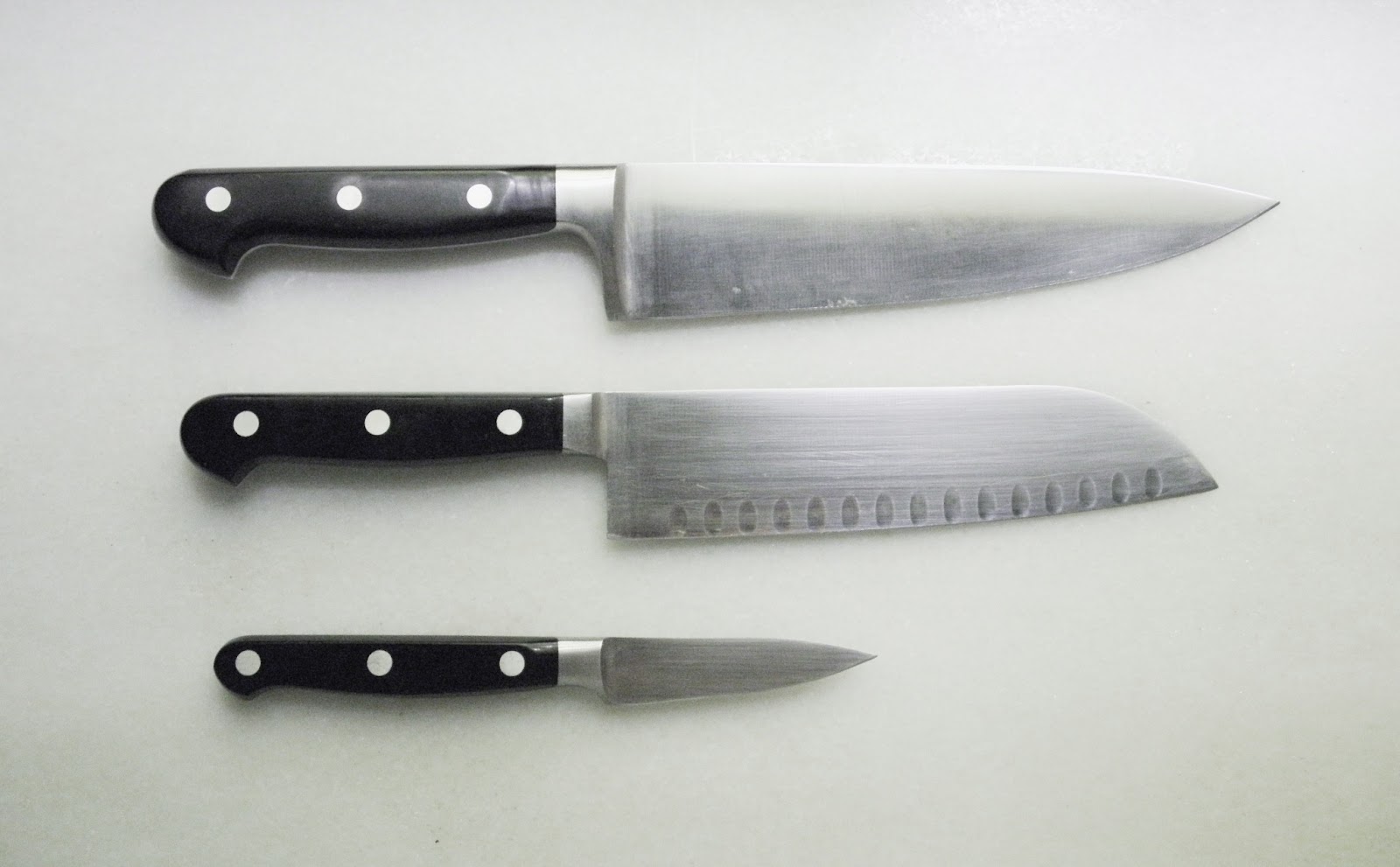 How to Use Kitchen Knives 