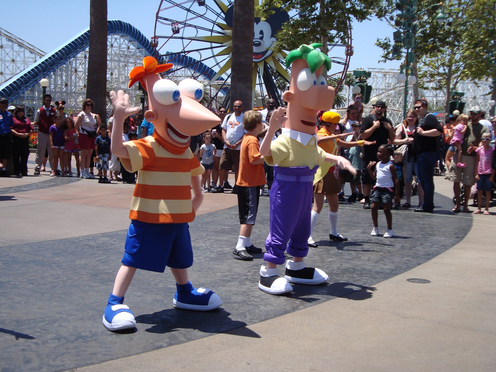 So Disney! Phineas and Ferb's Rockin' Rollin' Dance Party