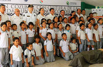 El Alcalde Fredy Marrufo fomenta la cultura de la legalidad entre la niñez de Cozumel