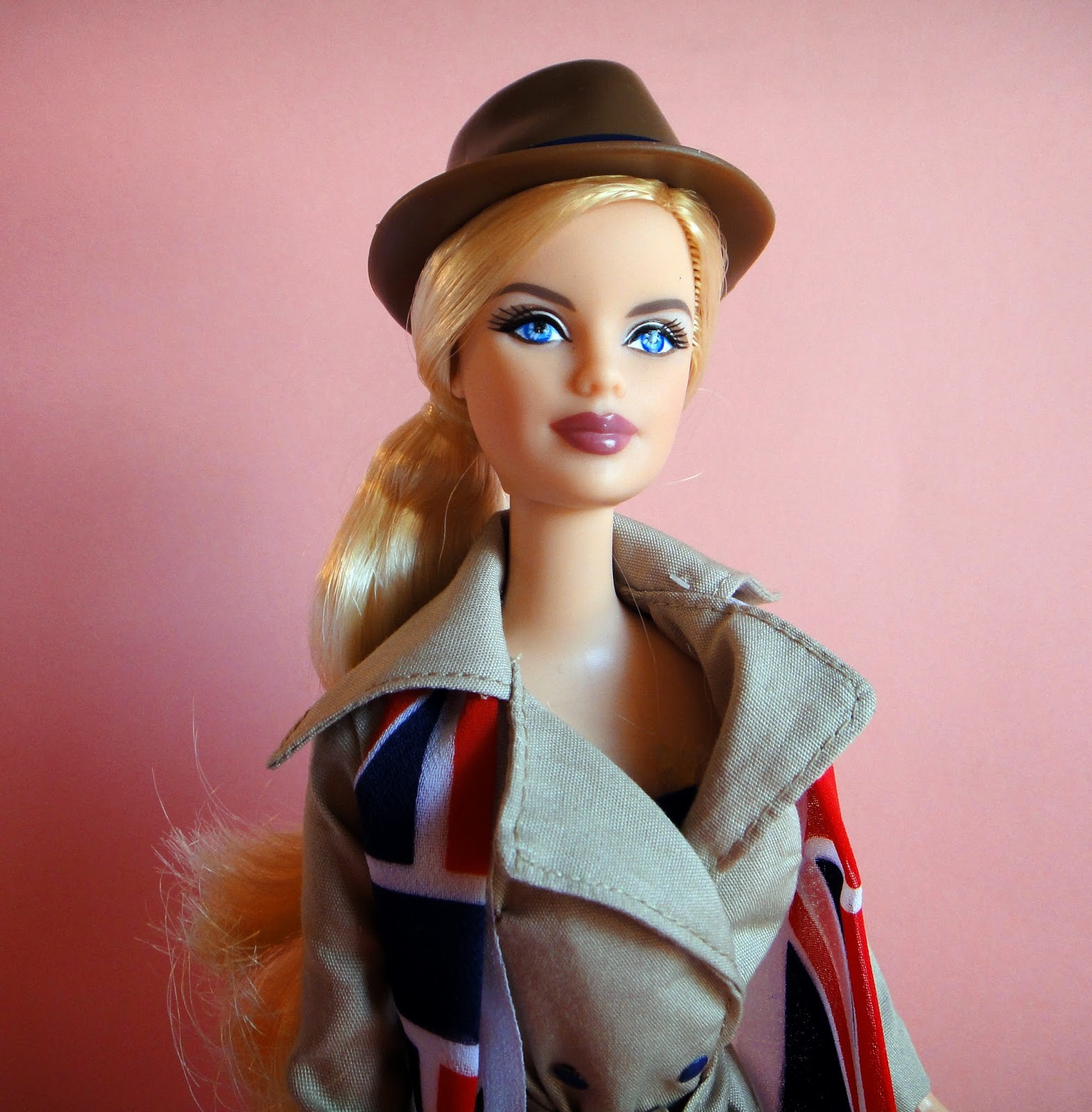 Mis Muñecas: BARBIE CANADÁ Y BARBIE ARGENTINA