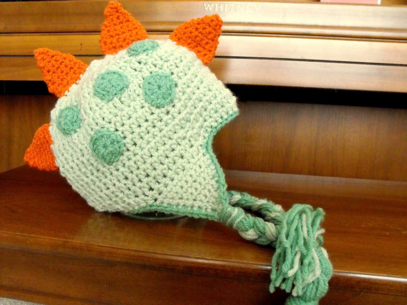 HOT OFF THE HOOK CROCHET YARN REVIEW BERNAT WAVERLY YARN