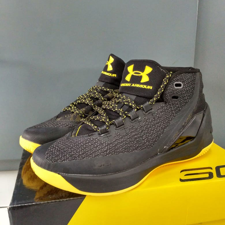 Sepatu Basket Under Armour Putih Biru [SPUA007]