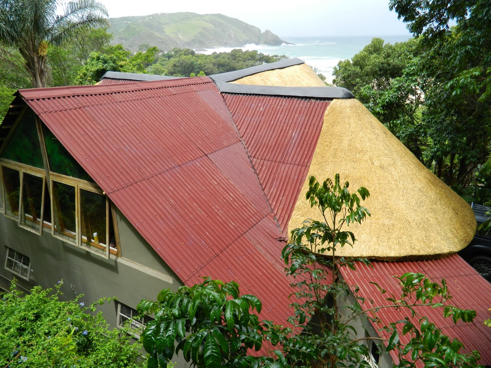 Combining Onduline & Thatch on a Roof