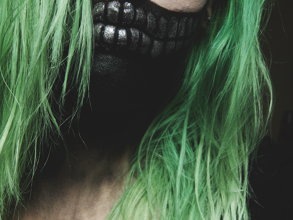 Glitter Skull Halloween Look Blogtober 2016 Cardigan Jezebel