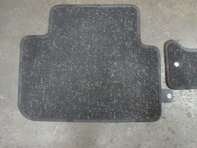 Honda%2BIntegra%2BType-R%2BDC2%2B1%2BSet%2BGenuine%2BCarpet%2BMats%2B%25288%2529.JPG