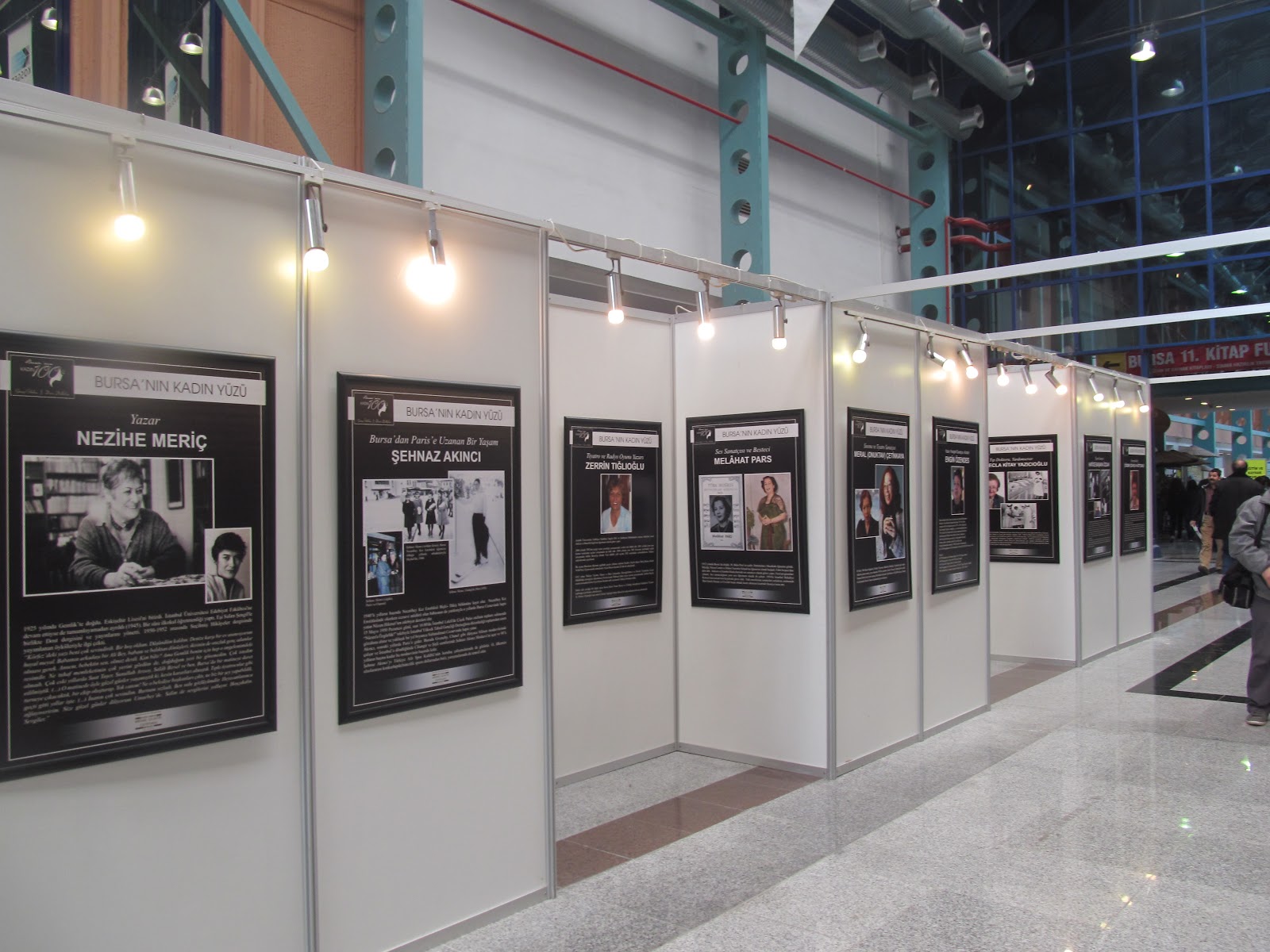 KUZİNE: Bursa Kitap Fuarı Başladı