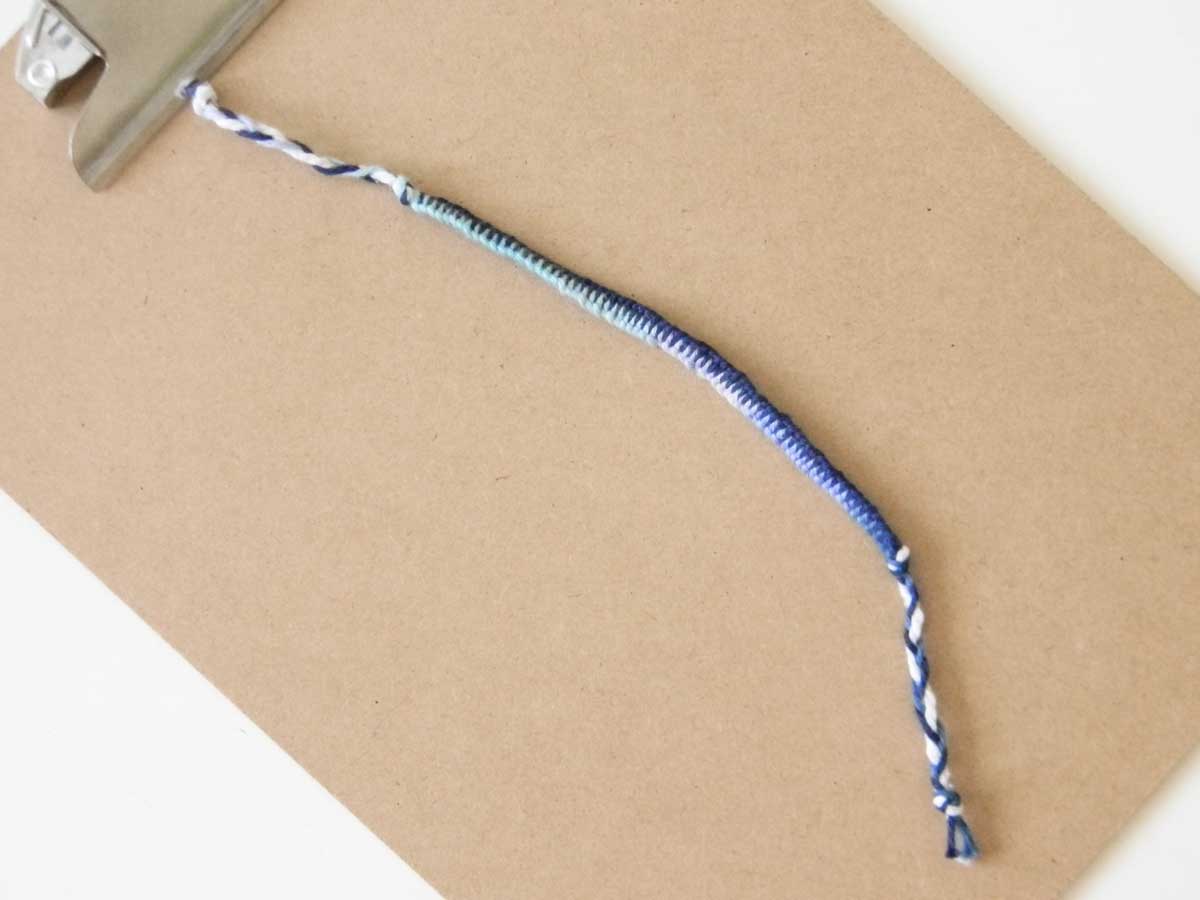 Bracelet en fils simple et rapide Bracelet en fils simple et rapide