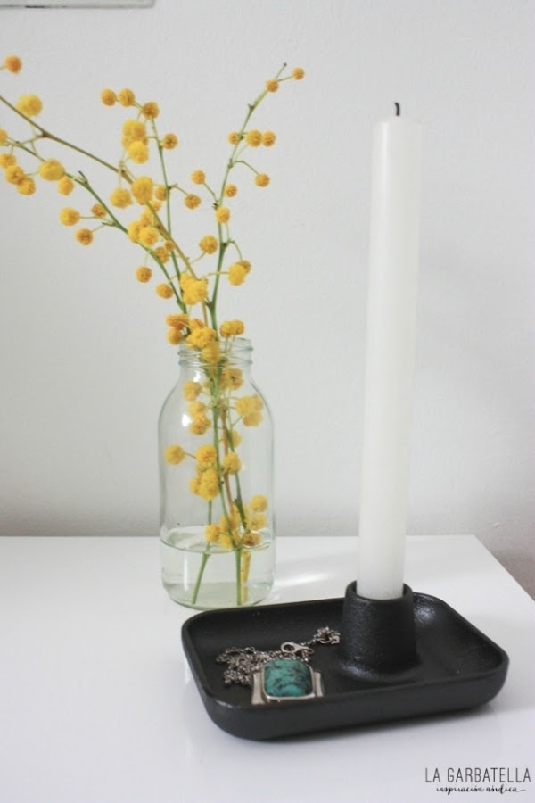 Candelabro diseño y mimosas