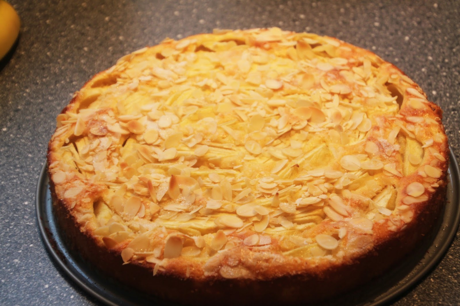 students little kitchen: frischer Apfelkuchen mit Buttermilch