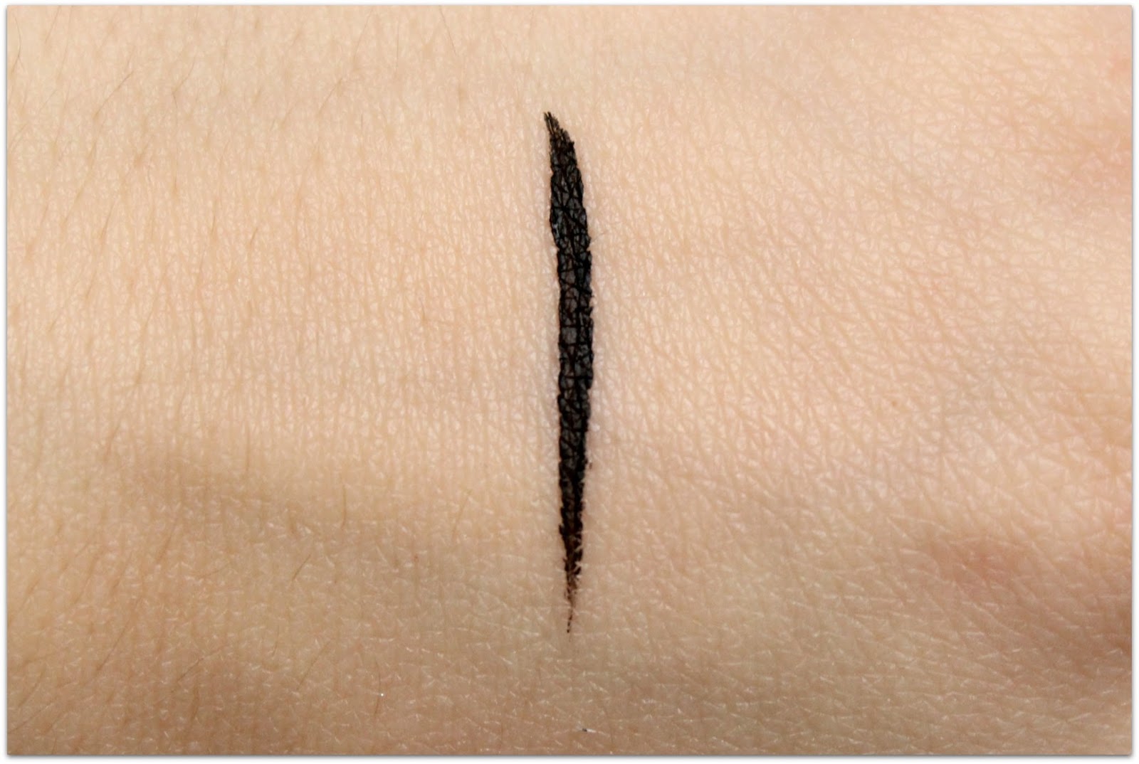 Review Jane Iredale Jelly Jar Gel Eyeliner