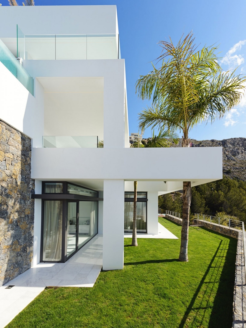 World Of Architecture Stunning Modern Mansion Built On