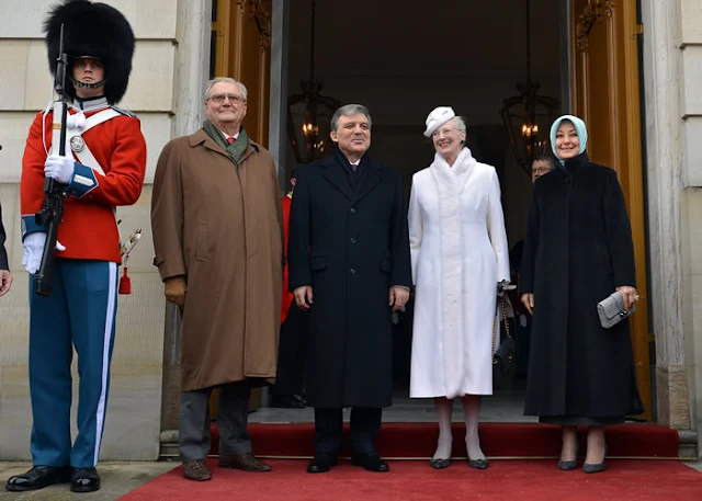 President Gül and First Lady Hayrünnisa Gül proceeded to the Amalienborg Palace.