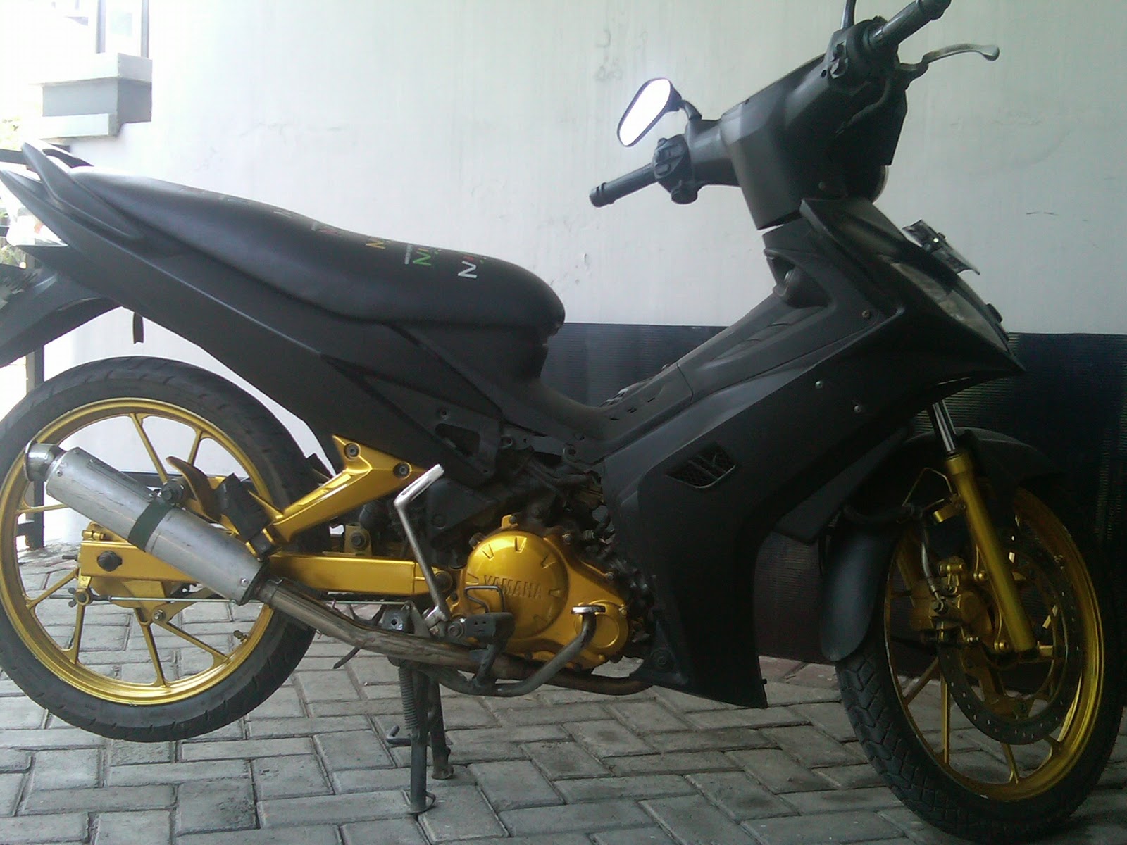 Velg Jupiter Mx 2009 Modifikasi Warna Hitam