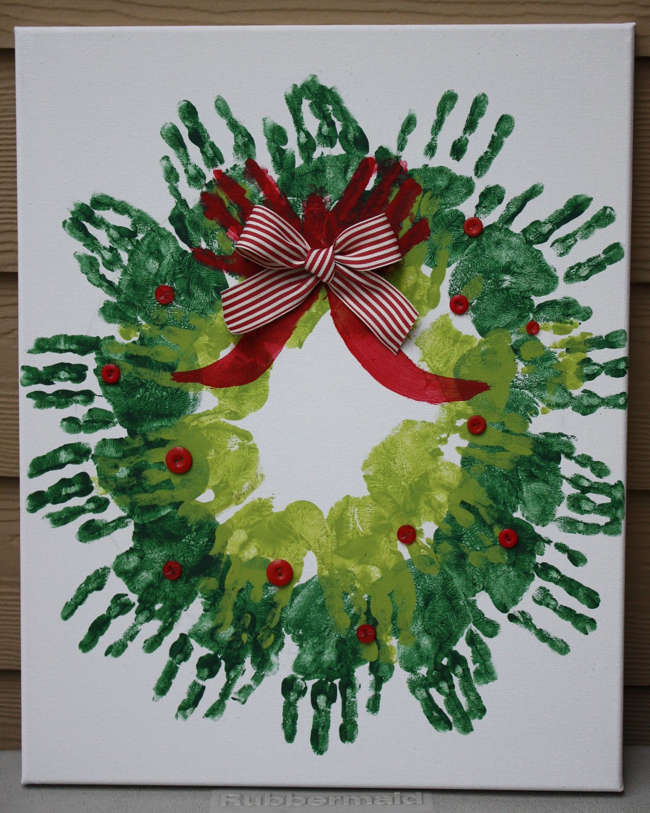 Risa s Pieces Of Art Handprint Christmas Wreath