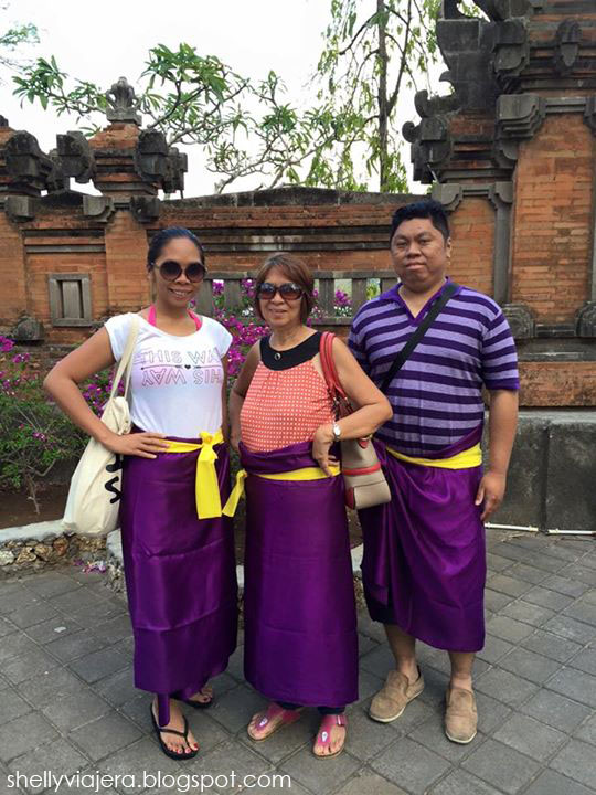 When in Indonesia Uluwatu Temple Shelly Viajera Travel