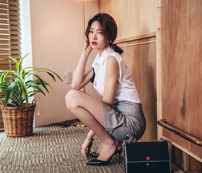 Beautiful Park Jung Yoon in the April 2017 fashion photo album (629 photos) photo 28-13