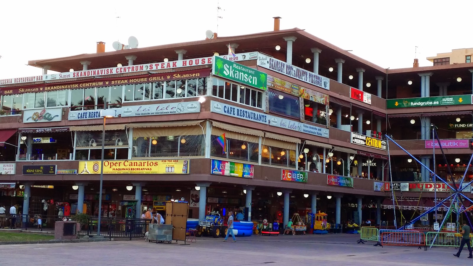 C.C. YumboCentrum C.C. YumboCentrum Bilderbuch C.C. YumboCentrum C.C. YumboCentrum Bilderbuch