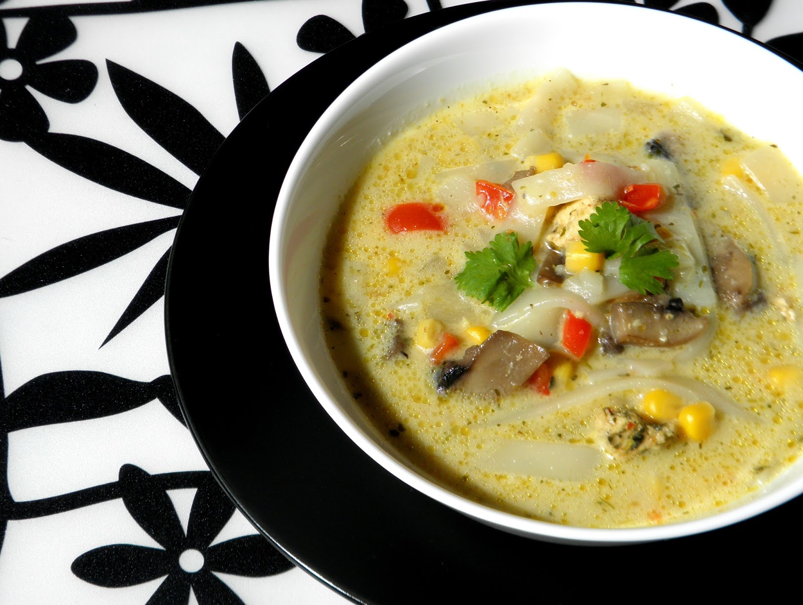 Kokosowa zupa z kurczakiem.