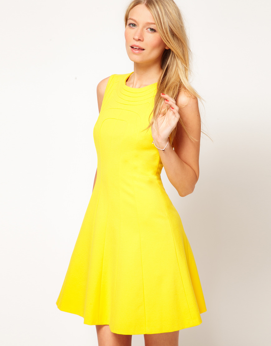 Платье Желтого Цвета