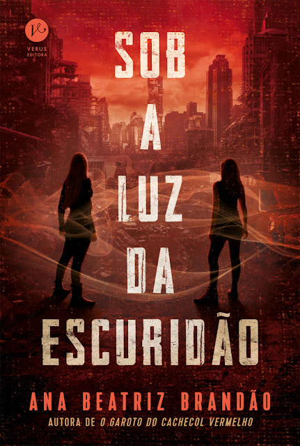 Sob a luz da escuridão - Ana Beatriz Brandão