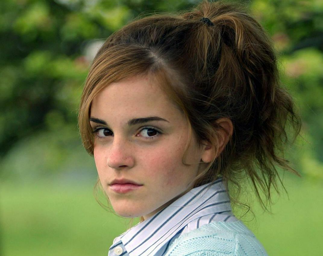Bollywood and Hollywood updates: Emma Watson Hot