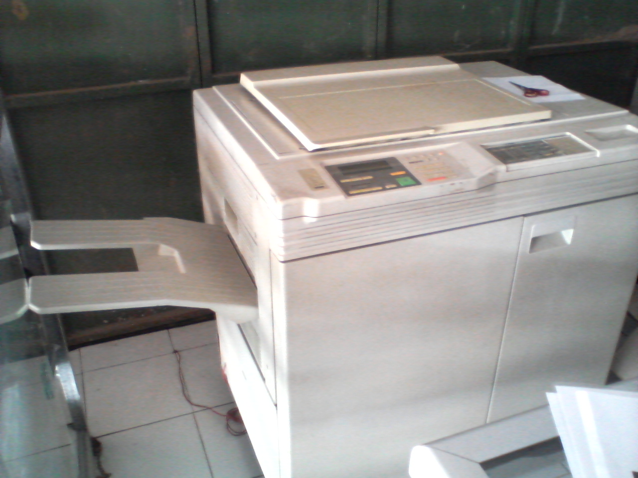 Mengatasi Masalah Mesin Foto Copy Yang Mengalirkan Listrik Setiap