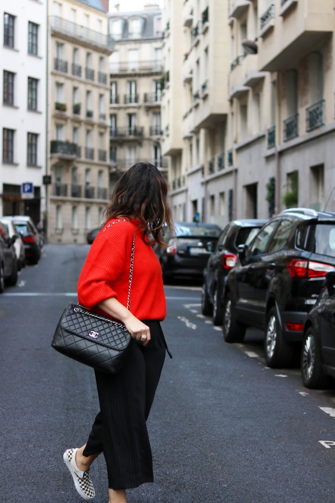 red slip on vans outfit