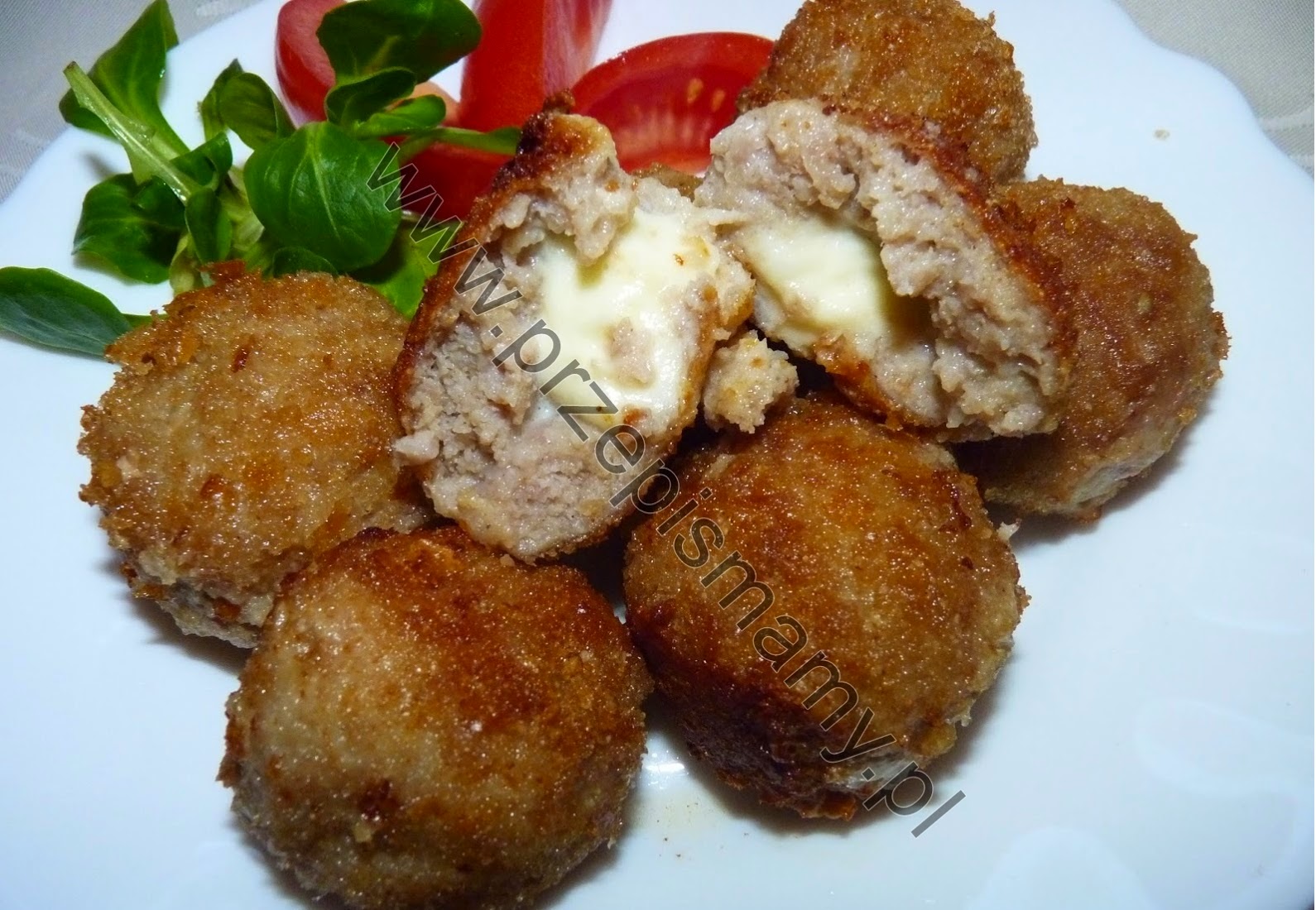 Kotleciki mielone z serem mozzarella Kotleciki mielone z serem mozzarella