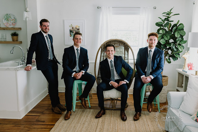 groomsmen laid back pose