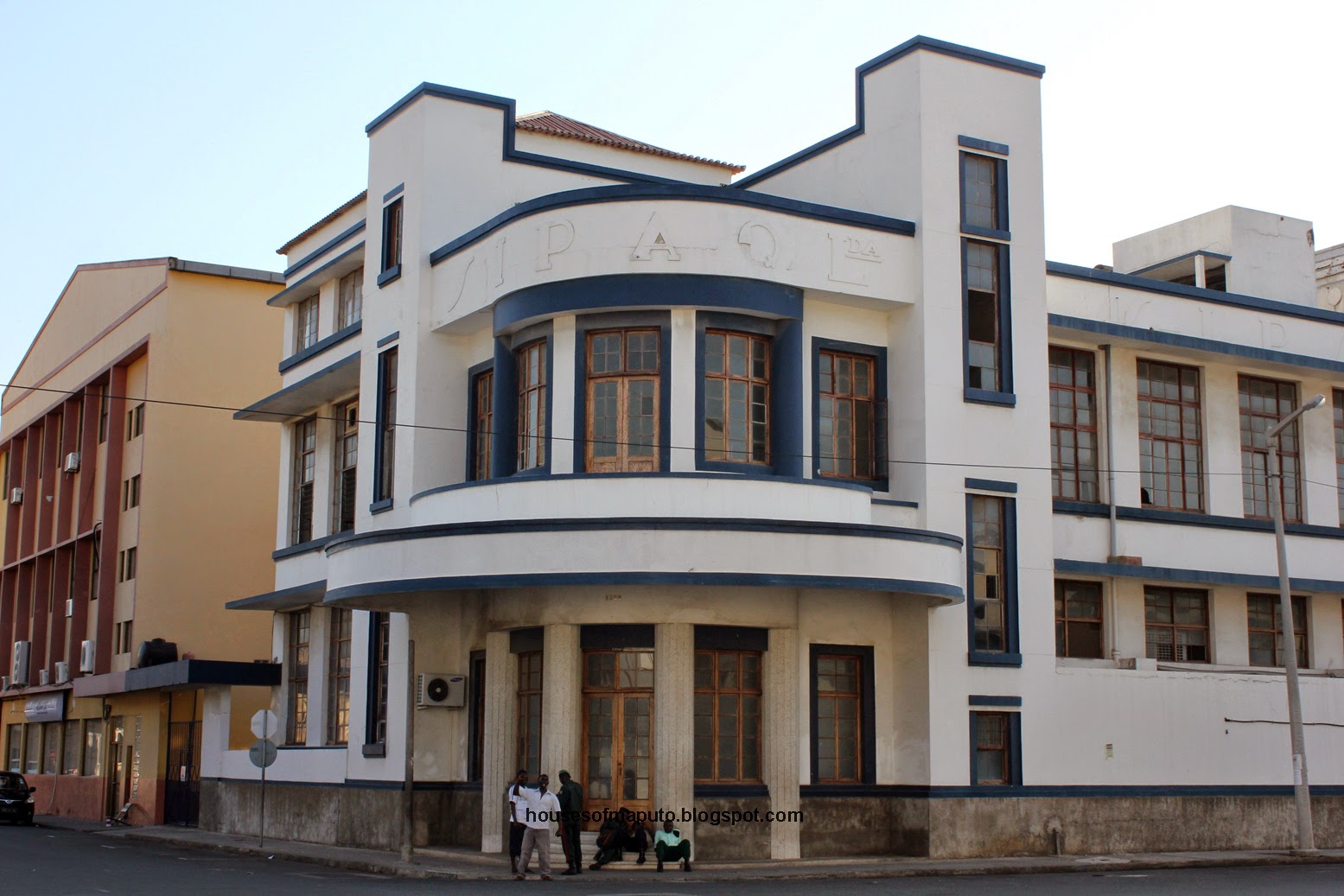 Edifício industrial Art Deco Maputo SIPAQ