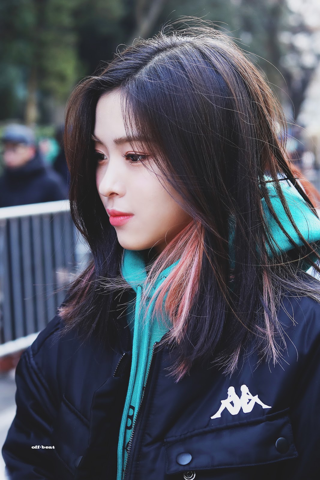 취향저격하던 날의 있지 ITZY 류진 분위기 모음.jpgif | 인스티즈