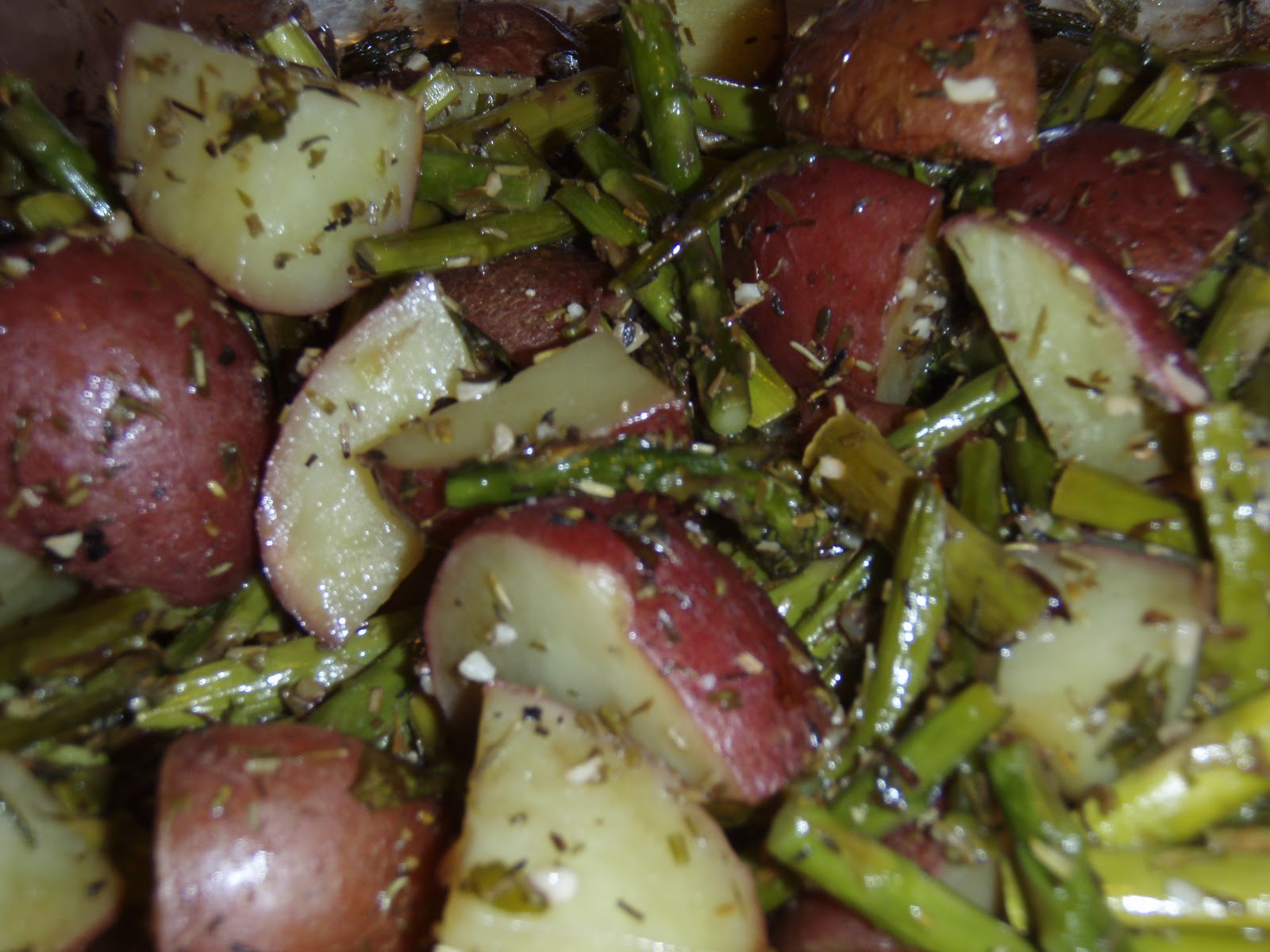 Skinny Bovine's Kitchen turn on your oven it's FALL!!!! roasted red potatoes and asparagus