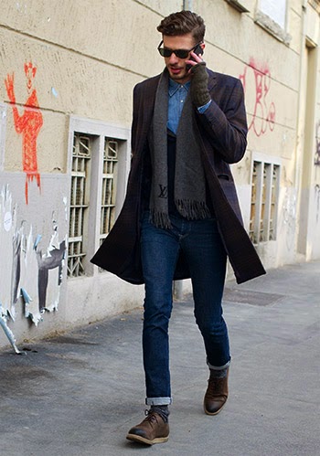 calça dobrada com bota masculina