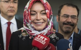 Lindsay Lohan Temukan Kebaikan dari Belajar Puasa dan Baca Alquran