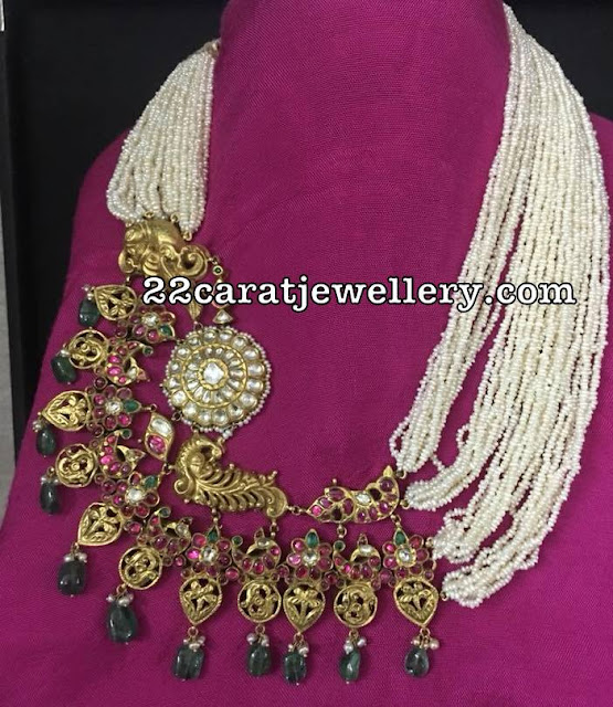 Fancy Pearl Necklace with Big Side Motif