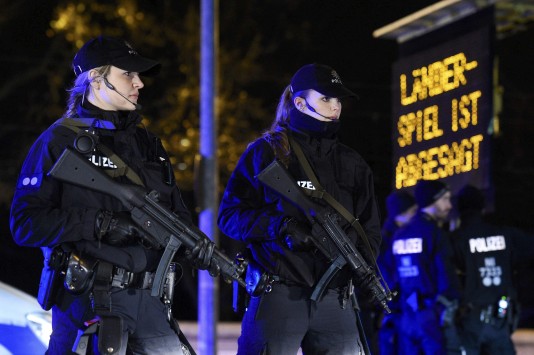 Παρίσι - Διευθυντής Europol: Περιμένουμε και άλλες επιθέσεις τζιχαντιστών!  