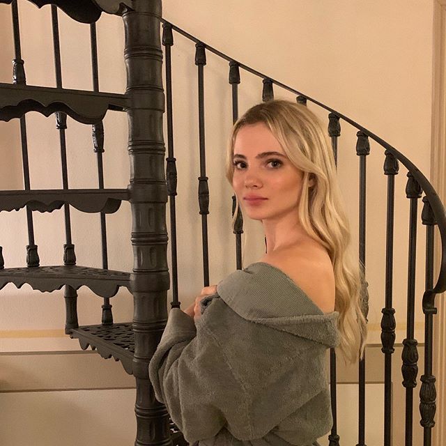 Freya Allan Photos Freya Allan Photos