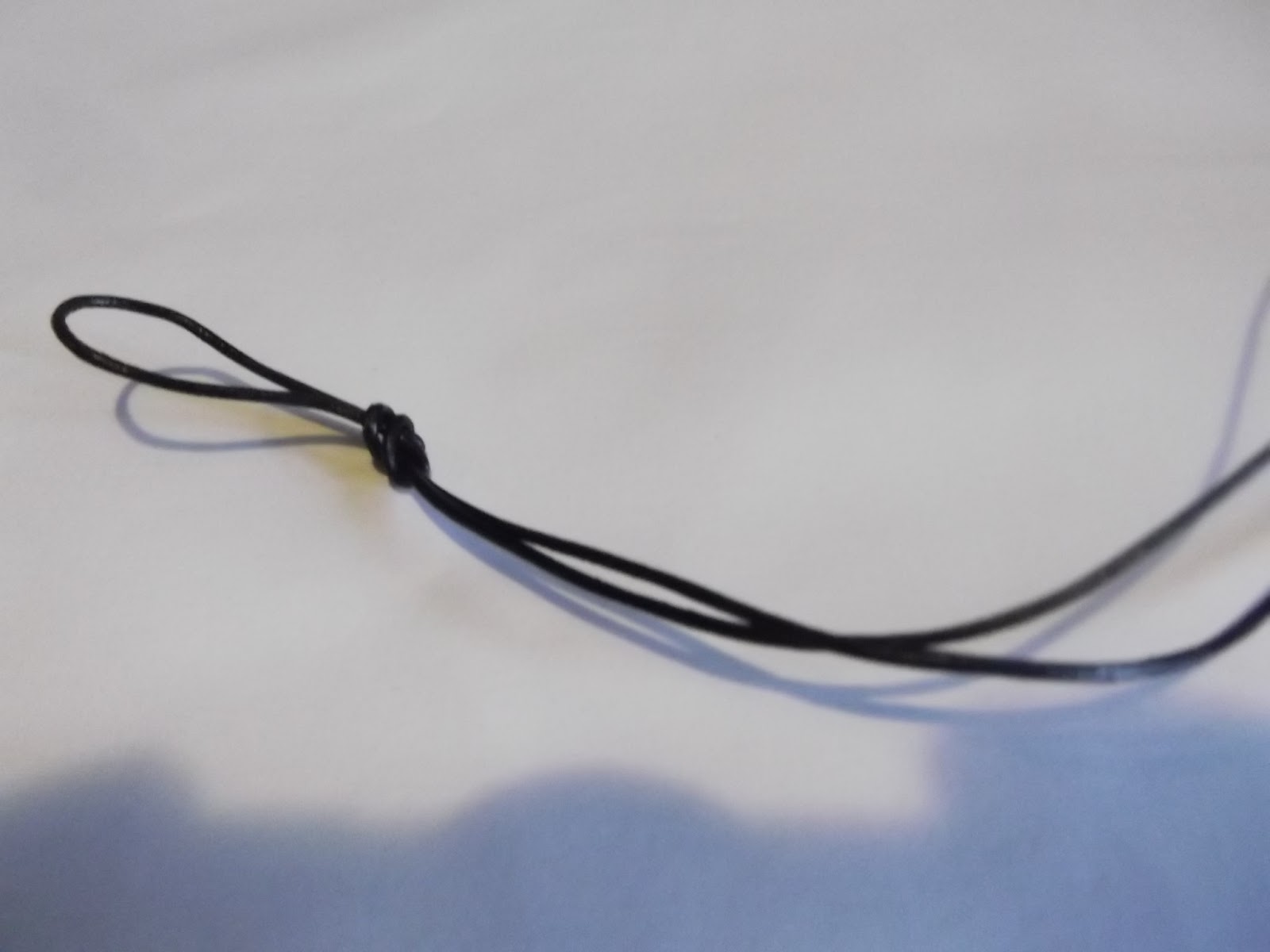 avabunny How to make a barbed wire necklace