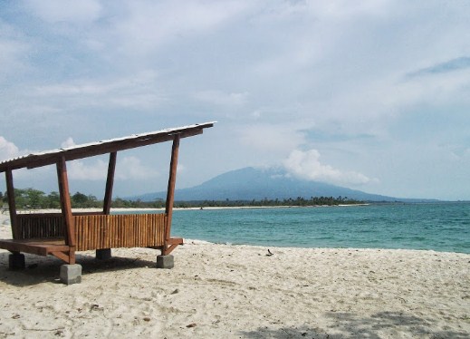 Daya Tarik Obyek Wisata Pantai Embe Di Lampung Ihategreenjello