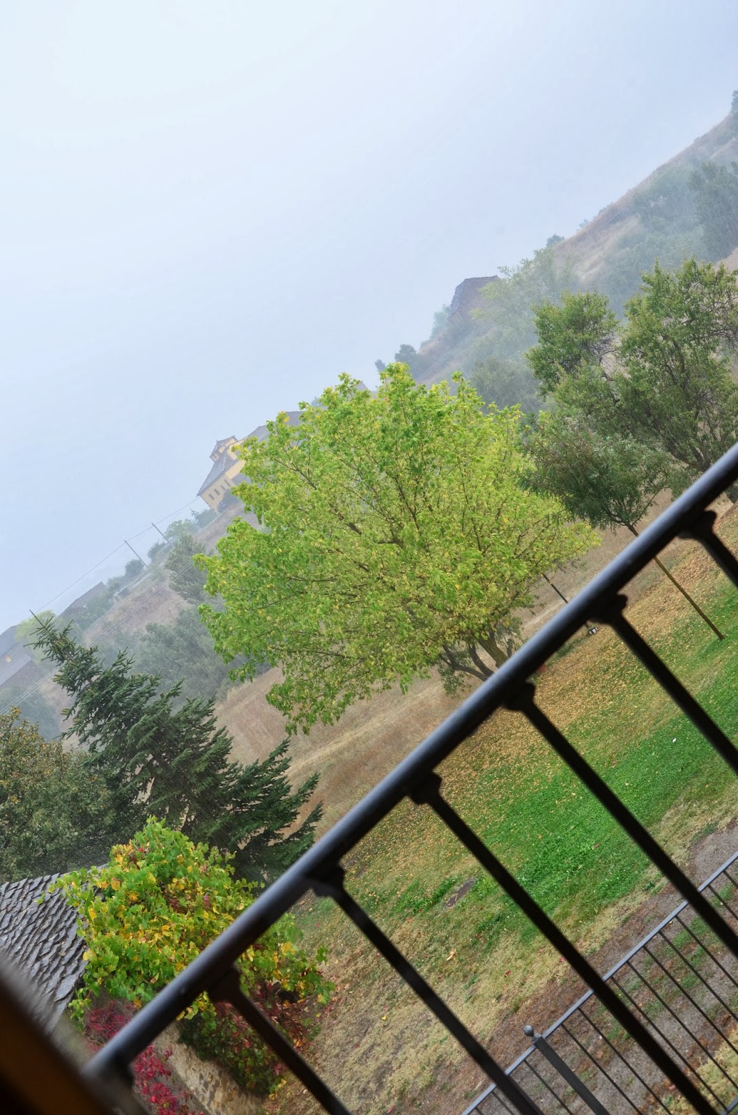 knocking on fashion´s door DROPTOP