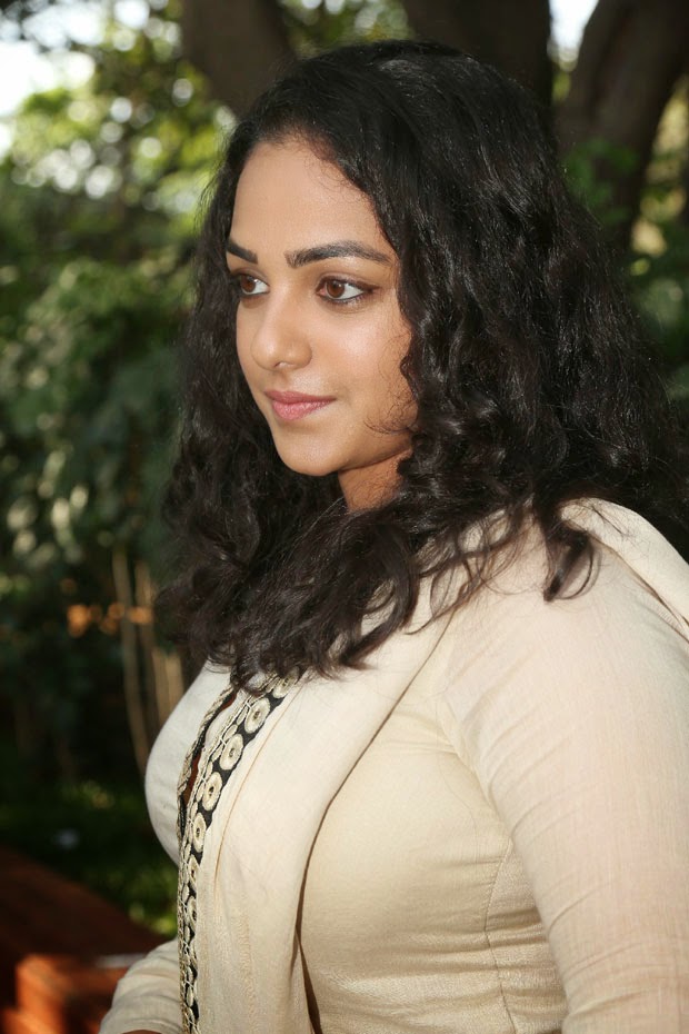 [Image: NithyaMenon-Latest-Photos-14.jpg]