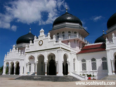 Wisata Religi Masjid Raya Baiurrahman di Banda Aceh. Wisata Religi Masjid Raya Baiurrahman di Banda Aceh.
