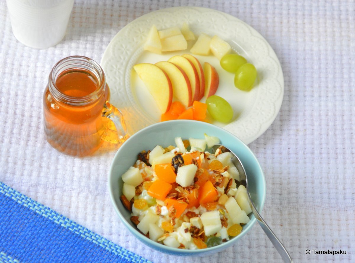 Cottage Cheese with Fruits Tamalapaku