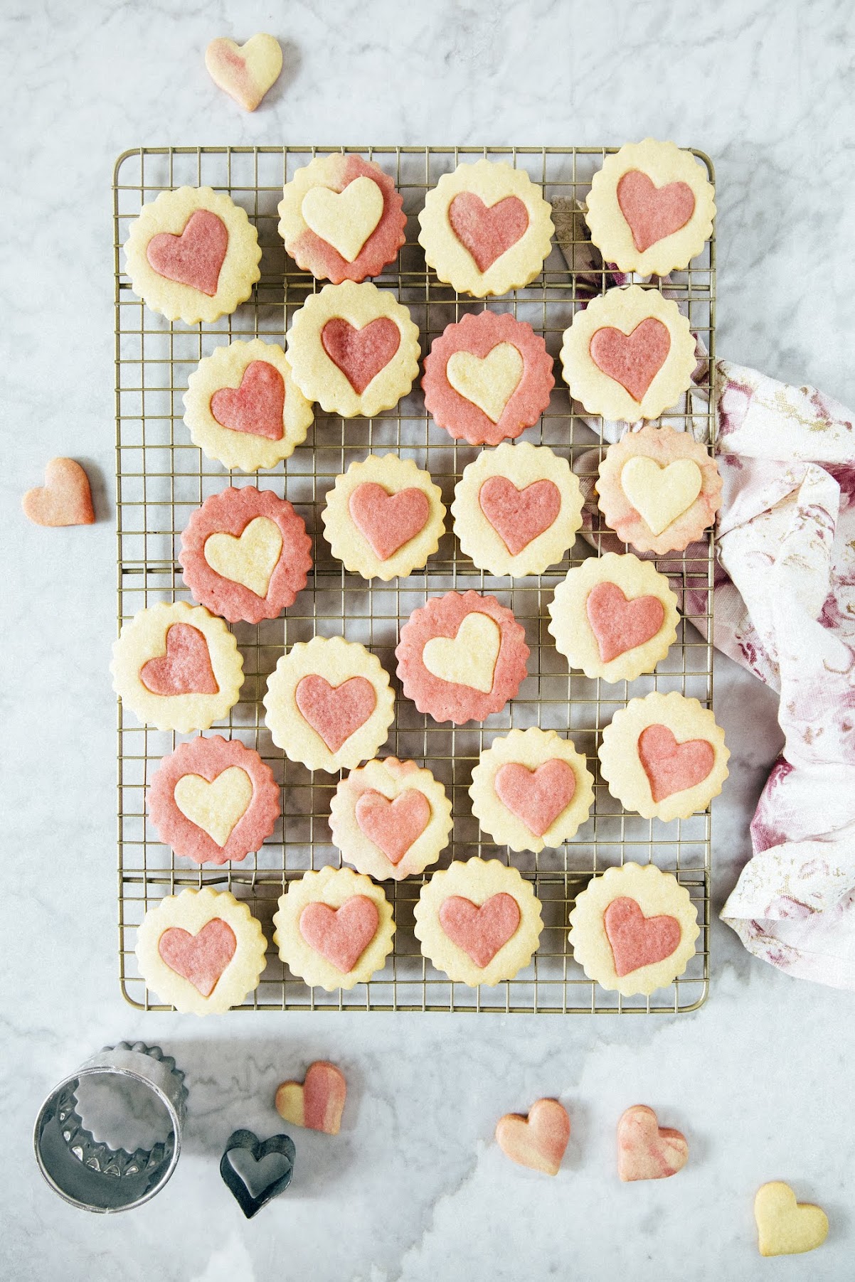 strawberry malt sugar cookies