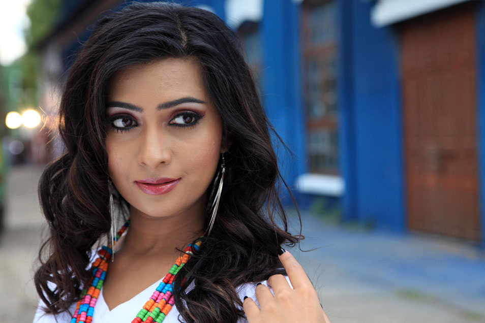 радхика пандит